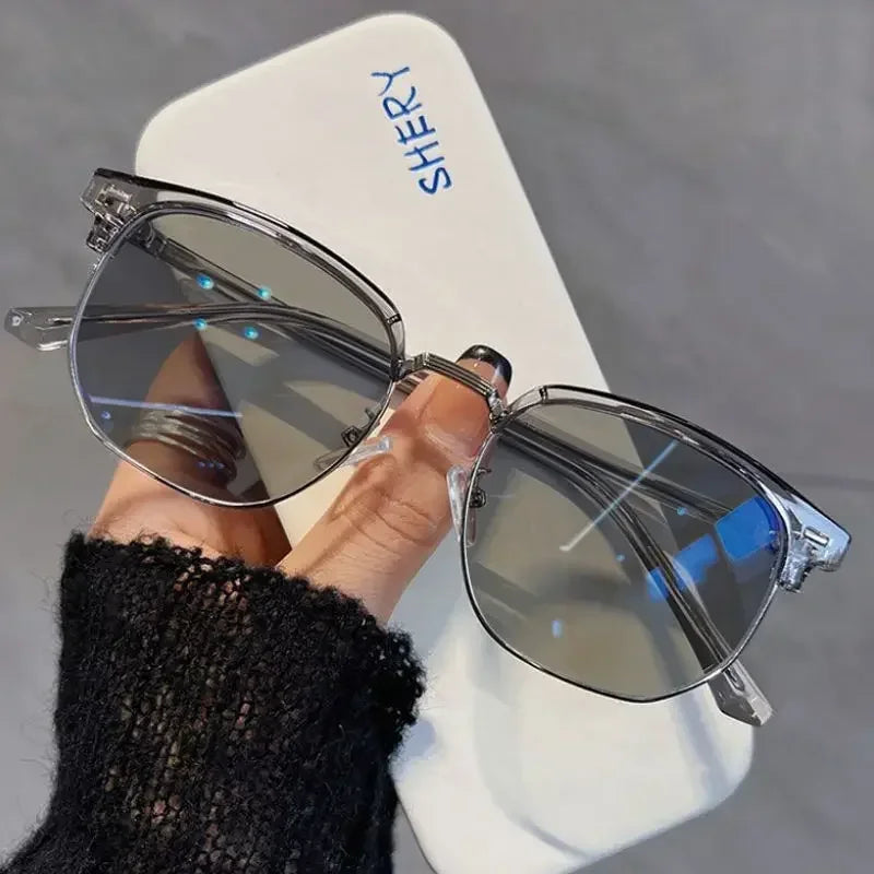 Photochromic Prescription Glasses – Vintage Transparent Computer Eyeglasses