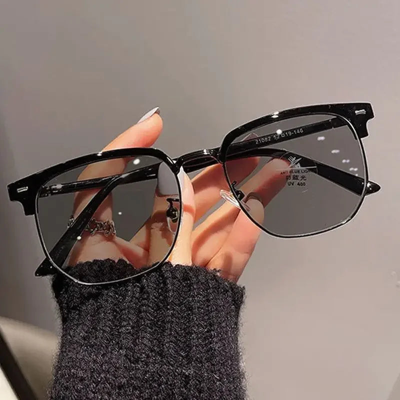 Photochromic Prescription Glasses – Vintage Transparent Computer Eyeglasses